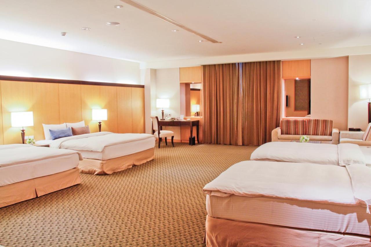Queena Plaza Hotel Tainan Exterior foto