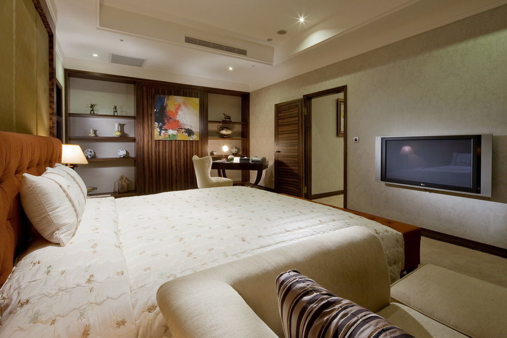 Queena Plaza Hotel Tainan Exterior foto